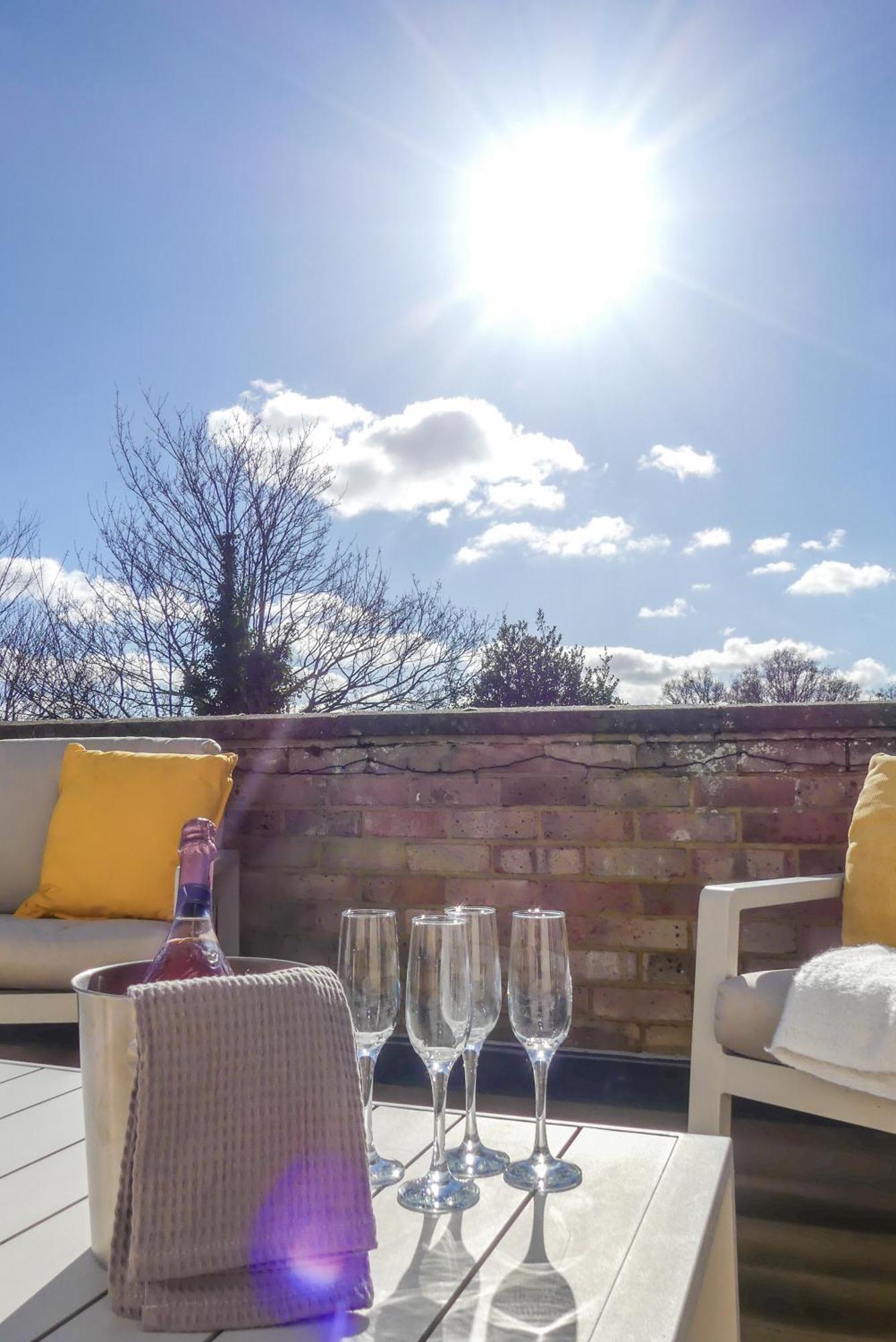 Apartamento Luxury Penthouse W Balcony - 2X Free Parking Royal Tunbridge Wells Exterior foto